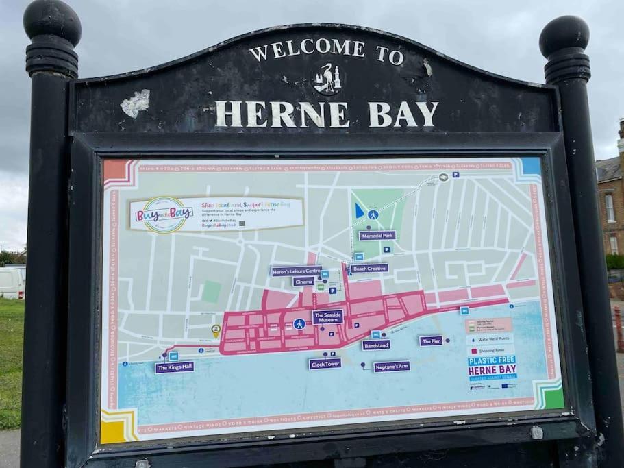 Herne Bay Central - 2 Minutes From Beach Apartment 외부 사진