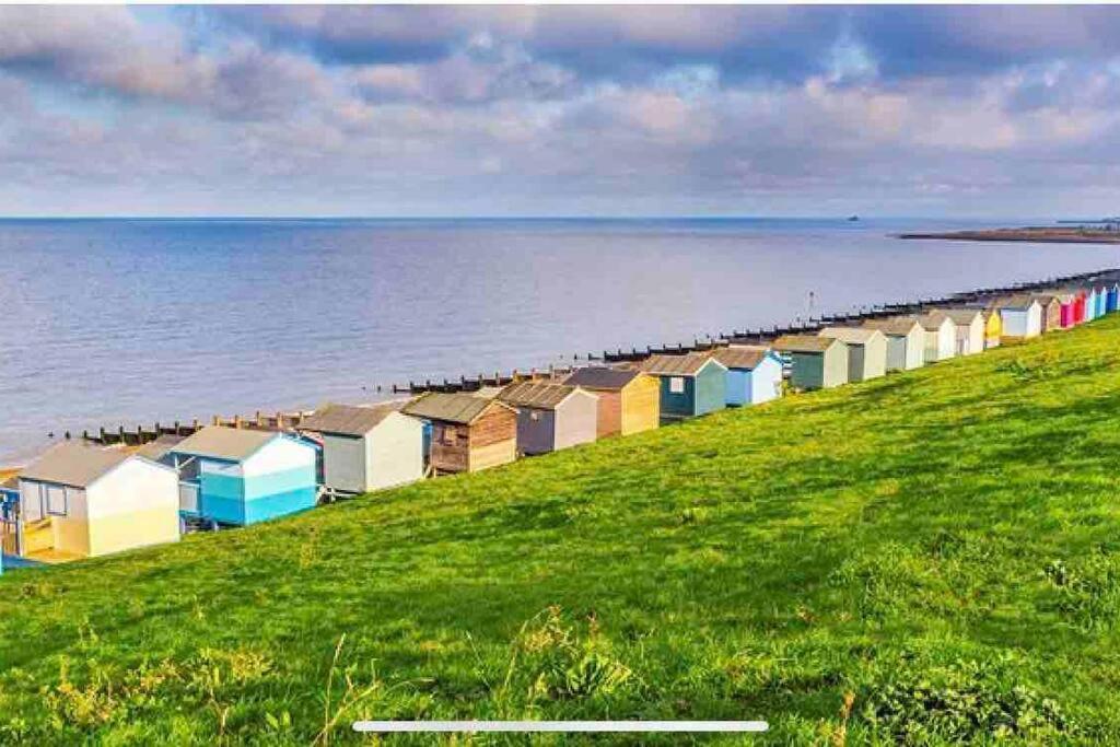 Herne Bay Central - 2 Minutes From Beach Apartment 외부 사진